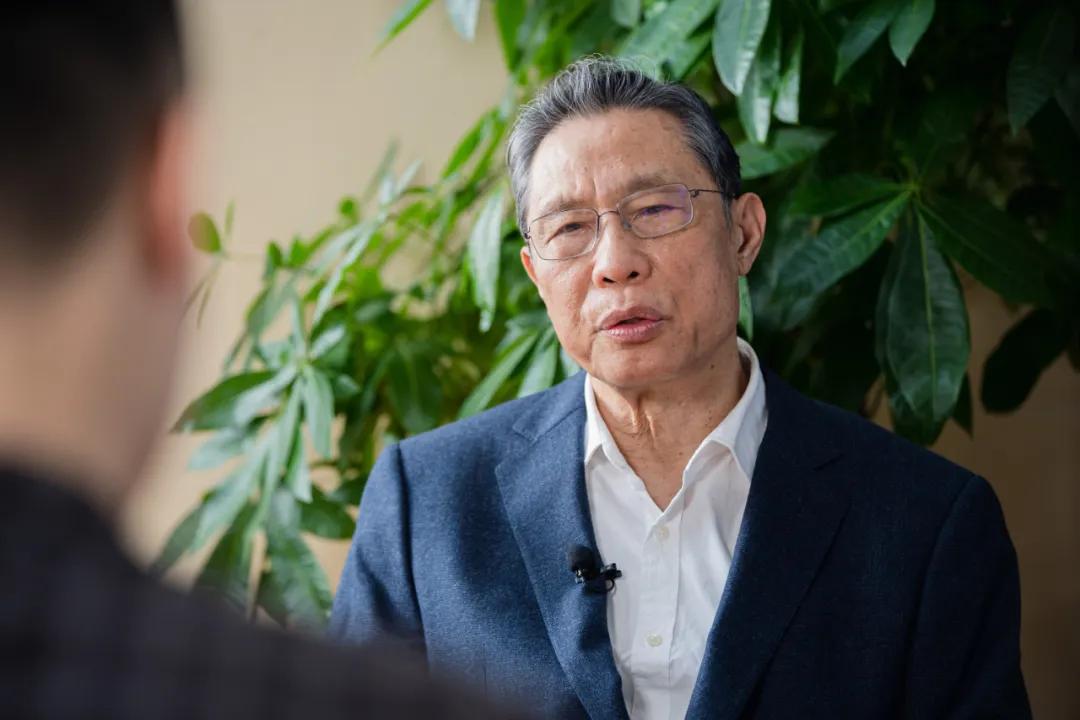 疫情最新判断，小城春景与友情力量共同抗击疫情